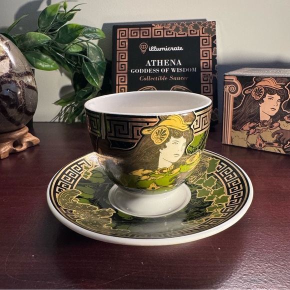 💡Illumicrate Athena Teacup & Saucer - Picture 2 of 7